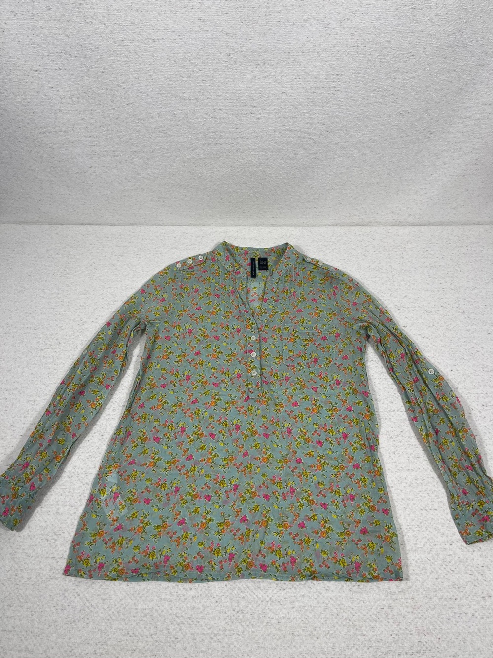 MNG Collection Women’s Sage Green Tunic With a Delicate Floral Print. Sz XS.#528